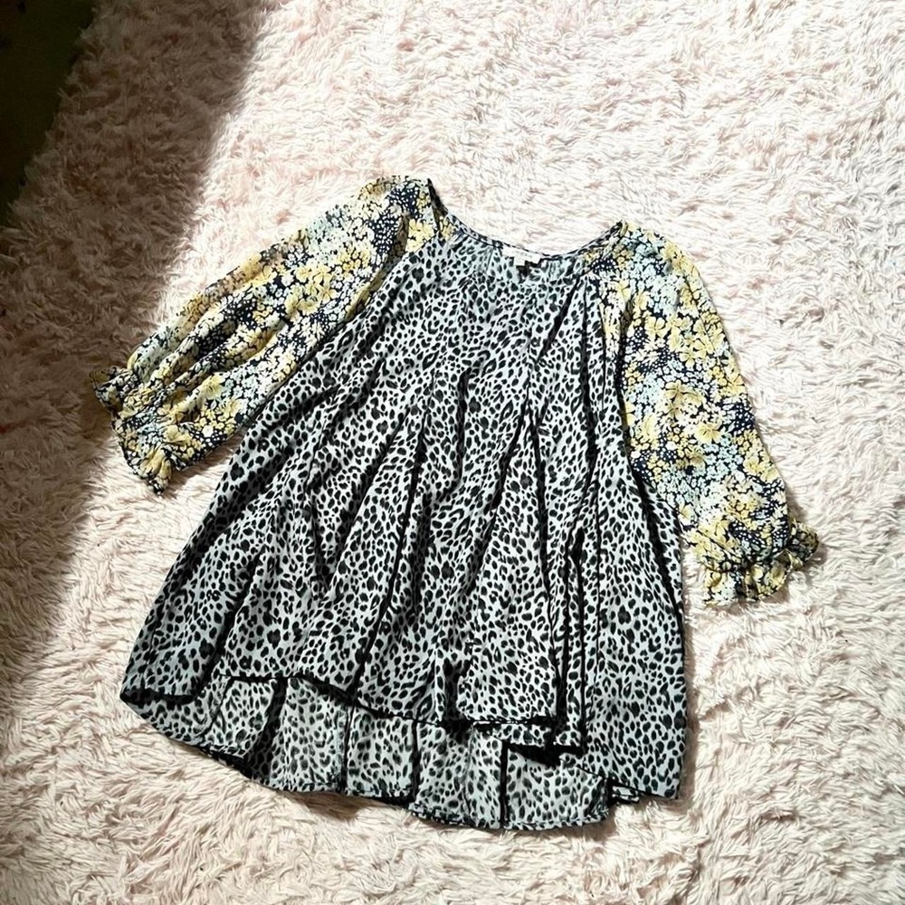 Whimsical Lightweight Flowy Animal Print Blouse Womens L Statement Retro Cottage